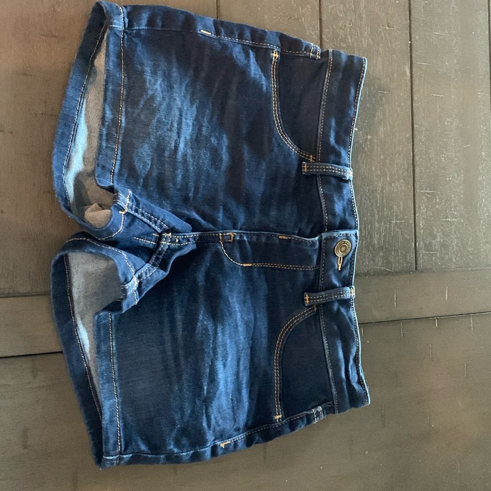 Big girls blue denim shorts.